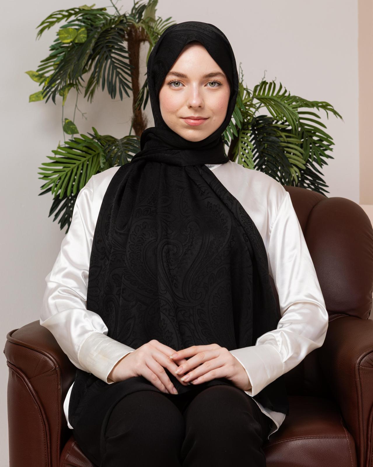 Regal Paisley Cotton Hijab – Soft, Breathable, Lightweight Everyday Scarf