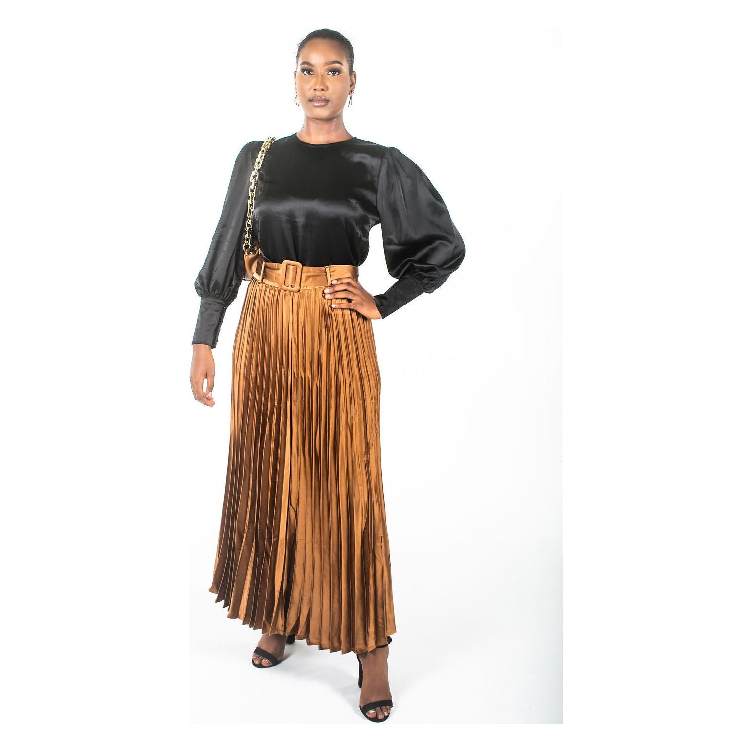 Puffed arm satin Top-white