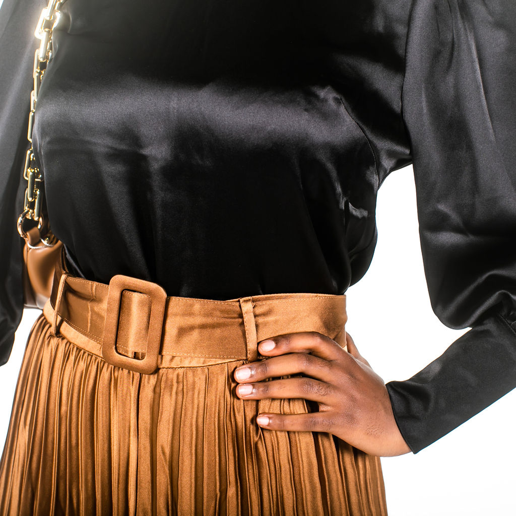 Puffed arm satin Top-white