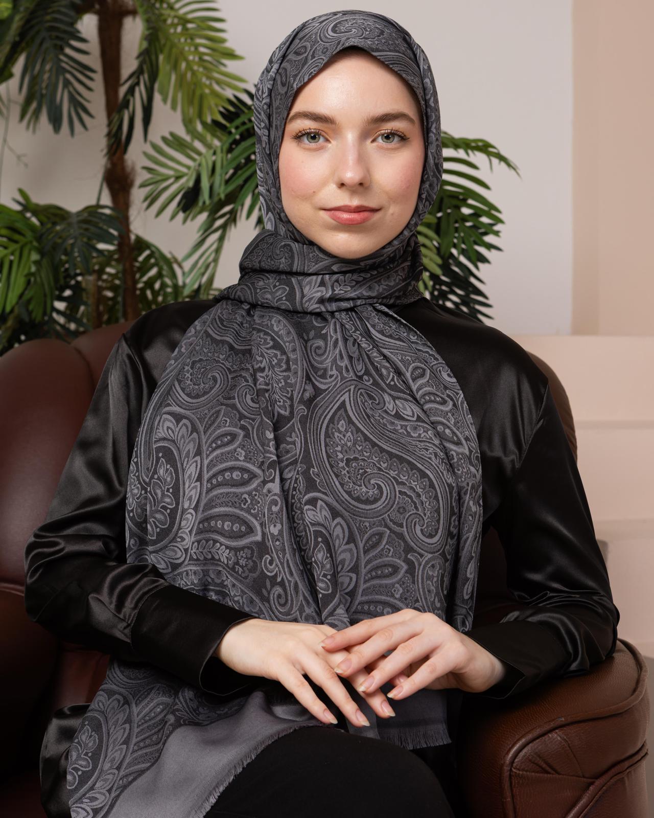 Regal Paisley Cotton Hijab – Soft, Breathable, Lightweight Everyday Scarf
