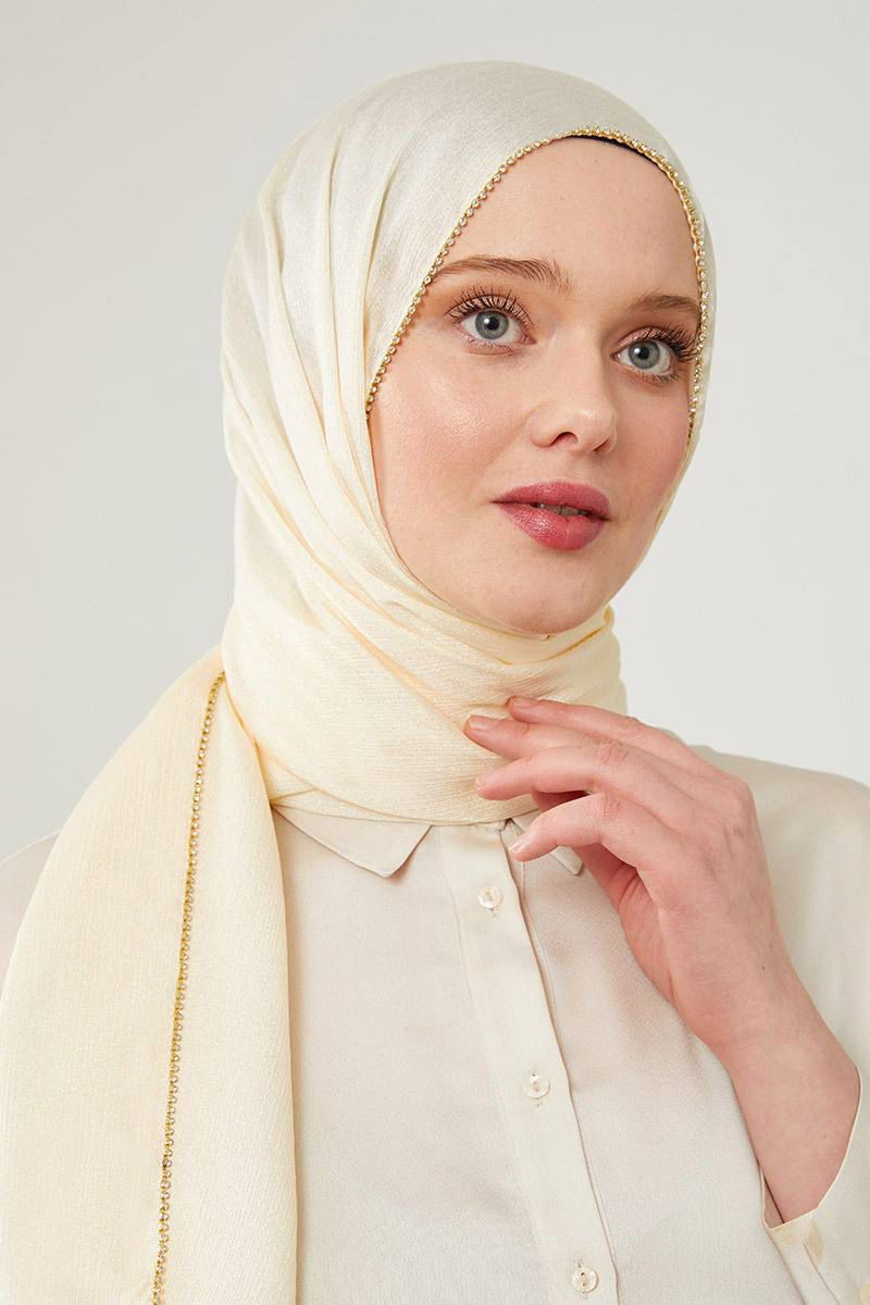 Gold Crystal Hijab – Elegant Sparkle for Women