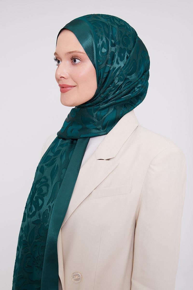 Labyrinth Pattern Hijab – Premium Floral Jacquard Shawl