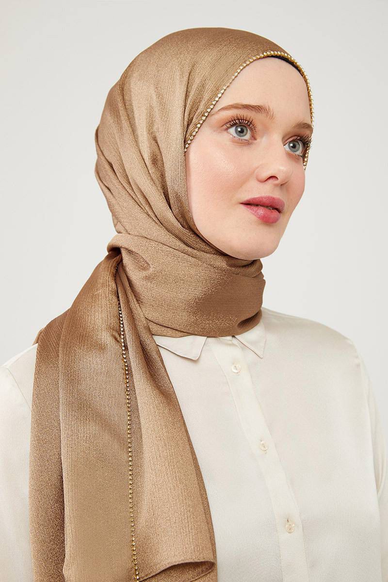 Gold Crystal Hijab – Elegant Sparkle for Women