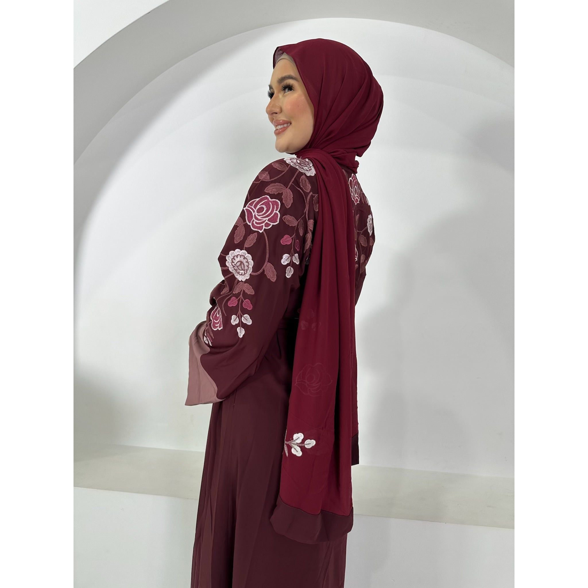 Yasmin Abaya in Maroon