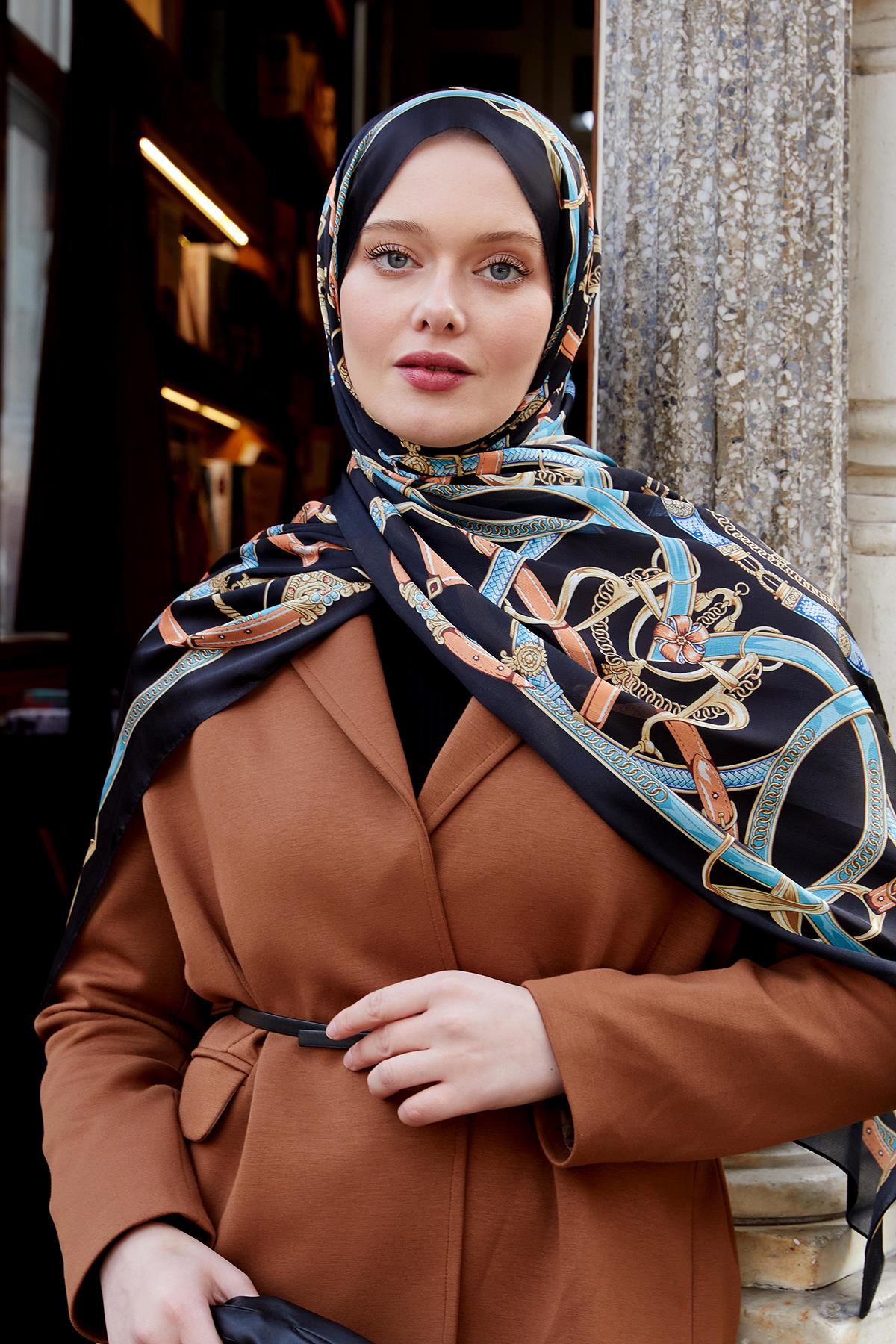 Chain pattern silk hijab