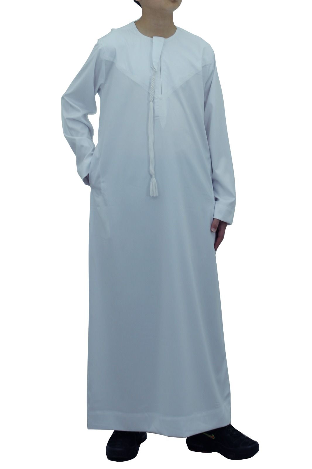 Boys Premium Omani Thobe – Elegant & Comfortable
