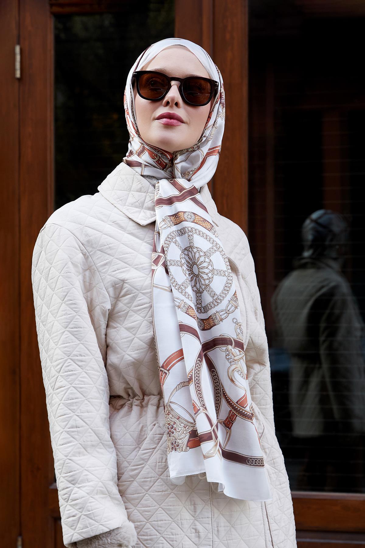 Chain pattern silk hijab