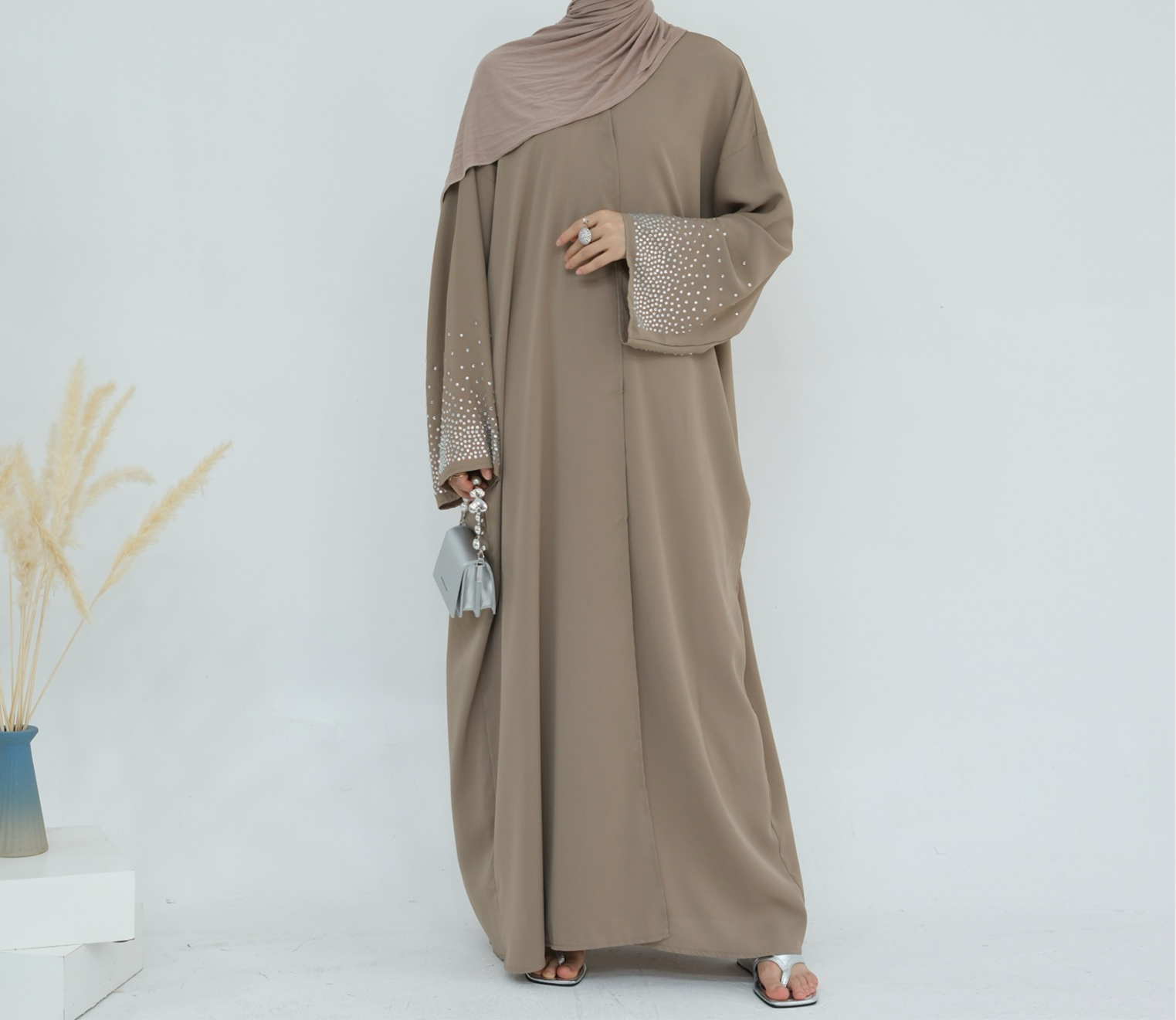 Zayna Abaya