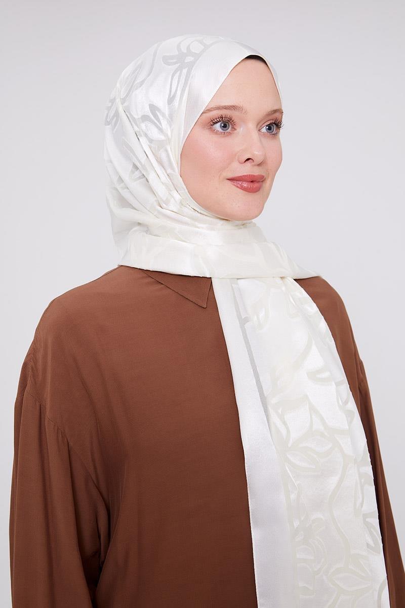 Labyrinth Pattern Hijab – Premium Floral Jacquard Shawl