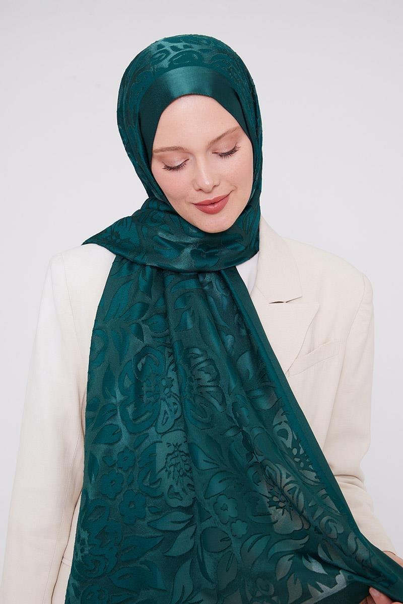 Labyrinth Pattern Hijab – Premium Floral Jacquard Shawl