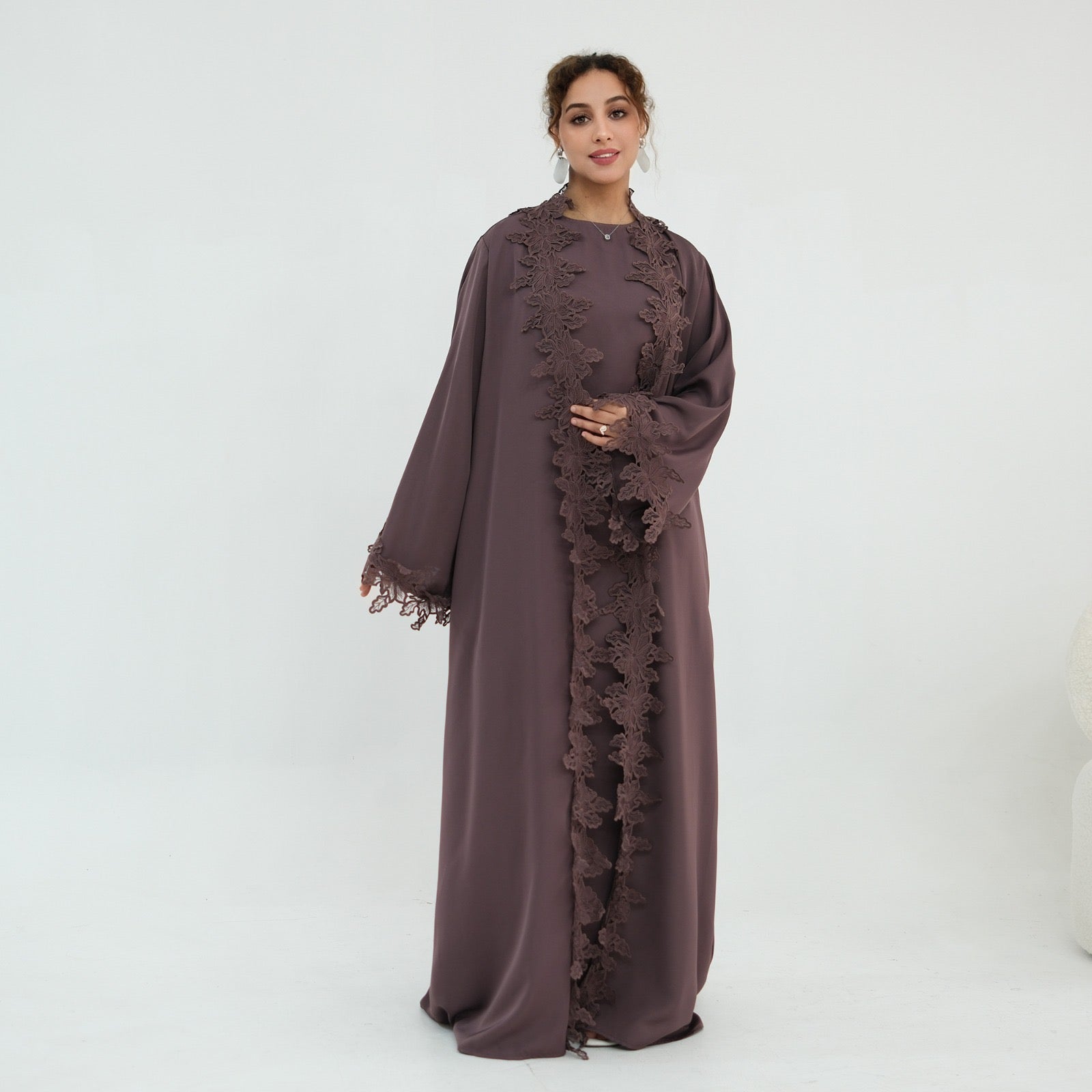 Élan Lace Abaya