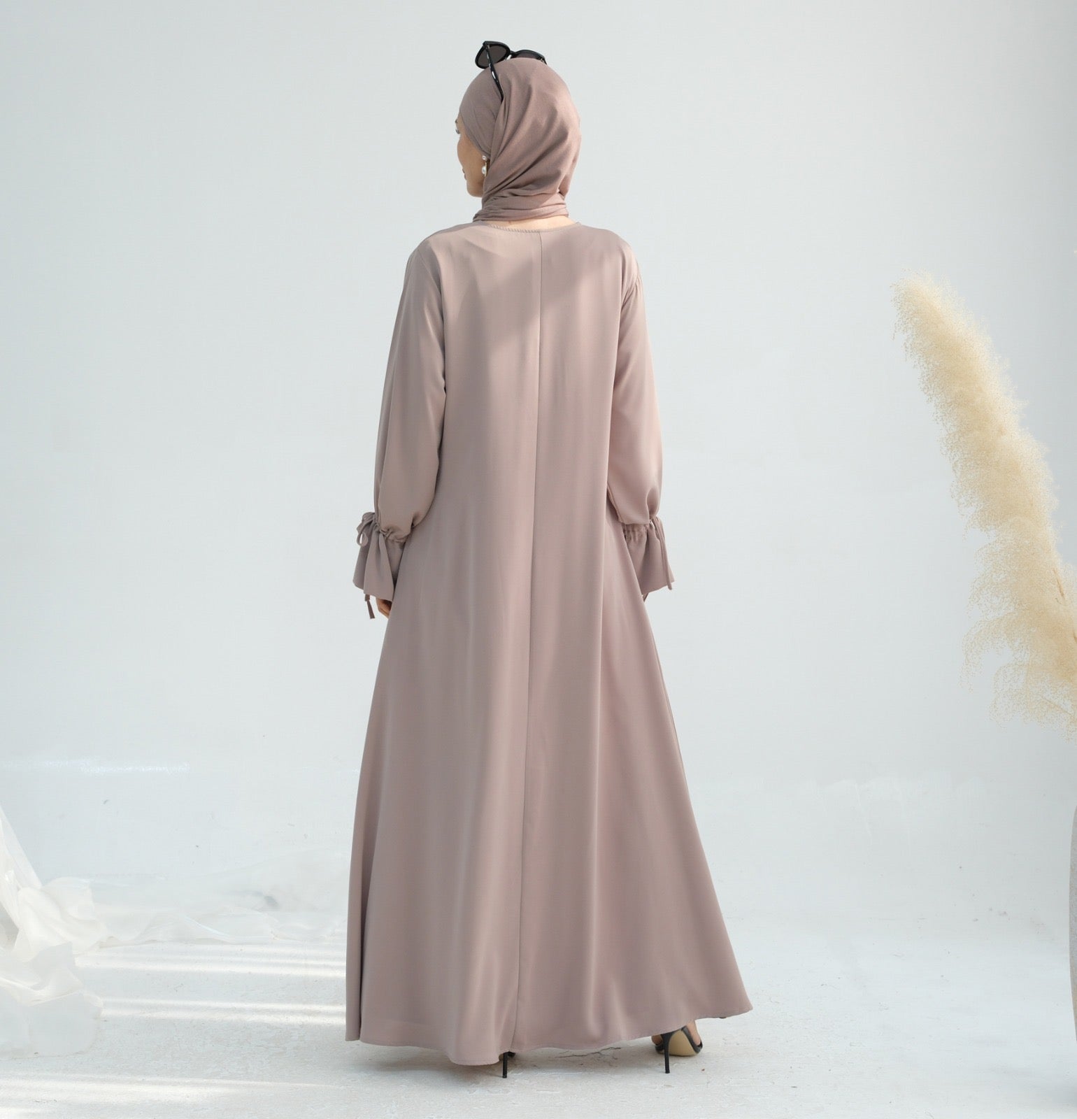 Noor Abaya