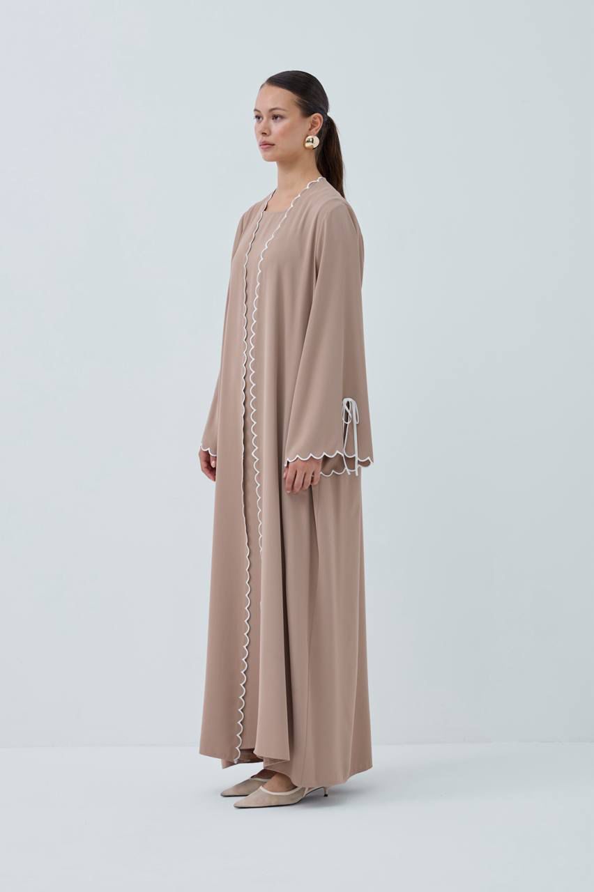 Ribbon Grace Abaya – Elegant Bow Detail