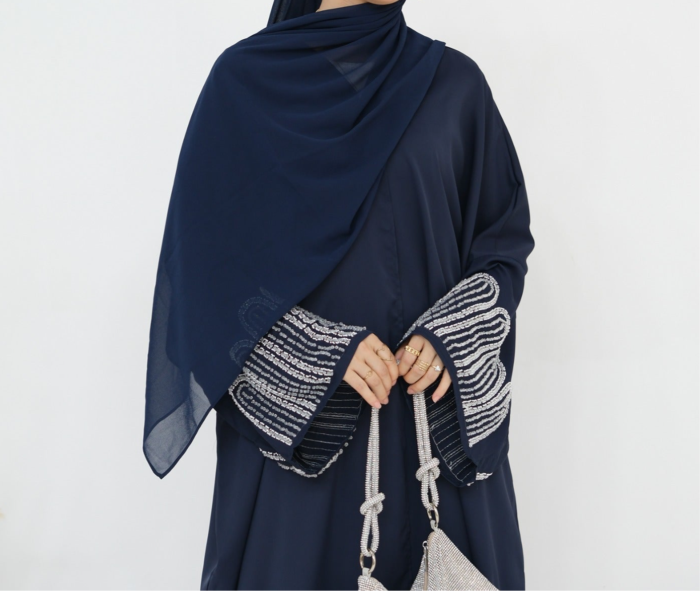 Zari Nida Abaya