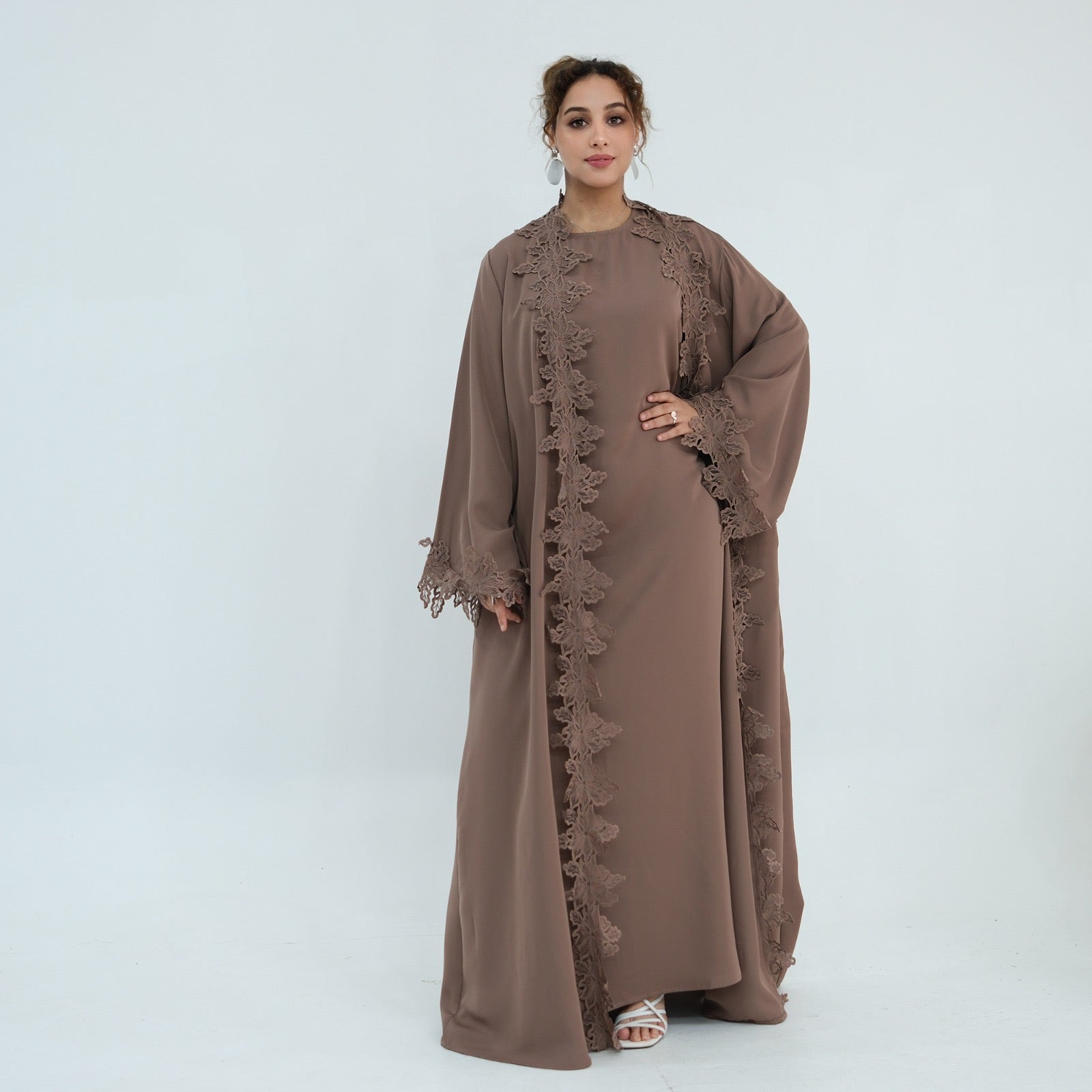 Élan Lace Abaya