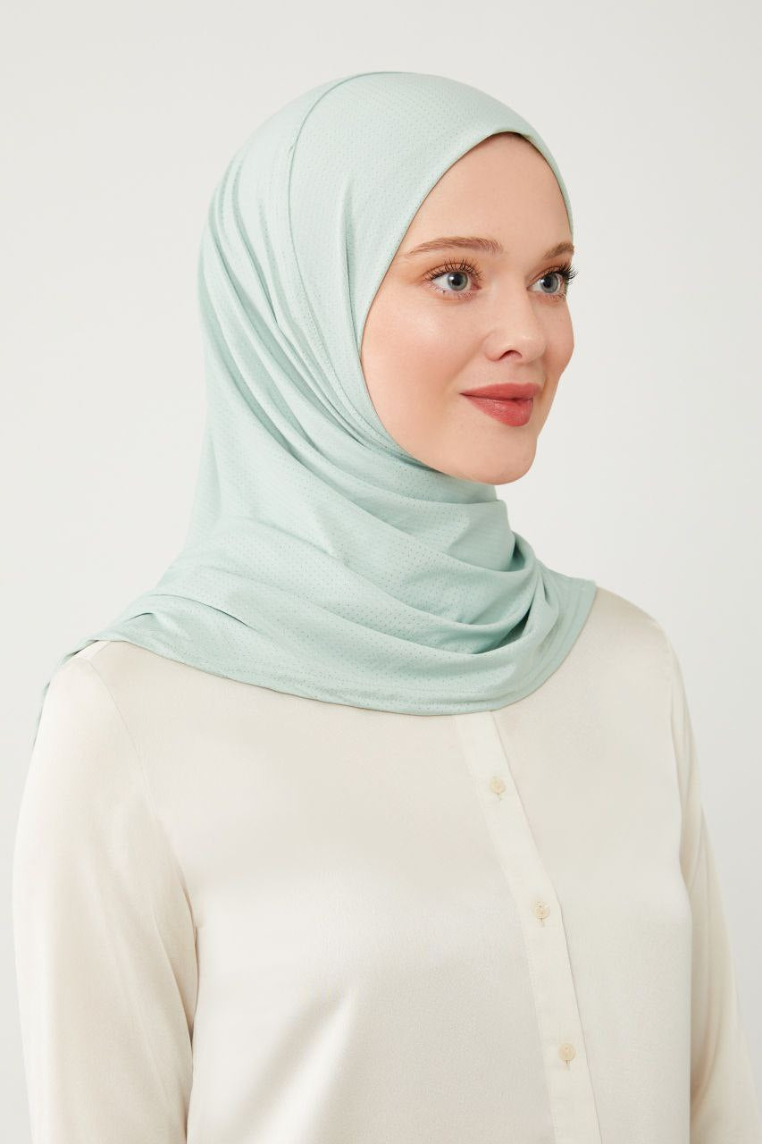 Sport Wrap Hijab – Lightweight Breathable Activewear Hijab for All Sports